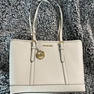 White Micheal Kors purse